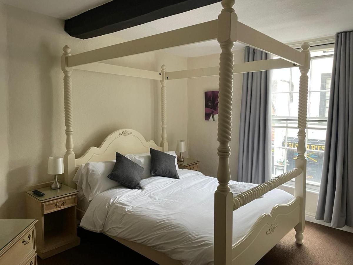 ברידג'נורת' Courtyard Rooms מראה חיצוני תמונה