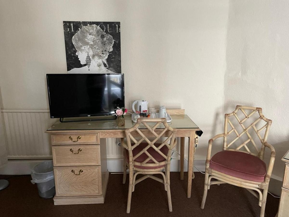 ברידג'נורת' Courtyard Rooms מראה חיצוני תמונה